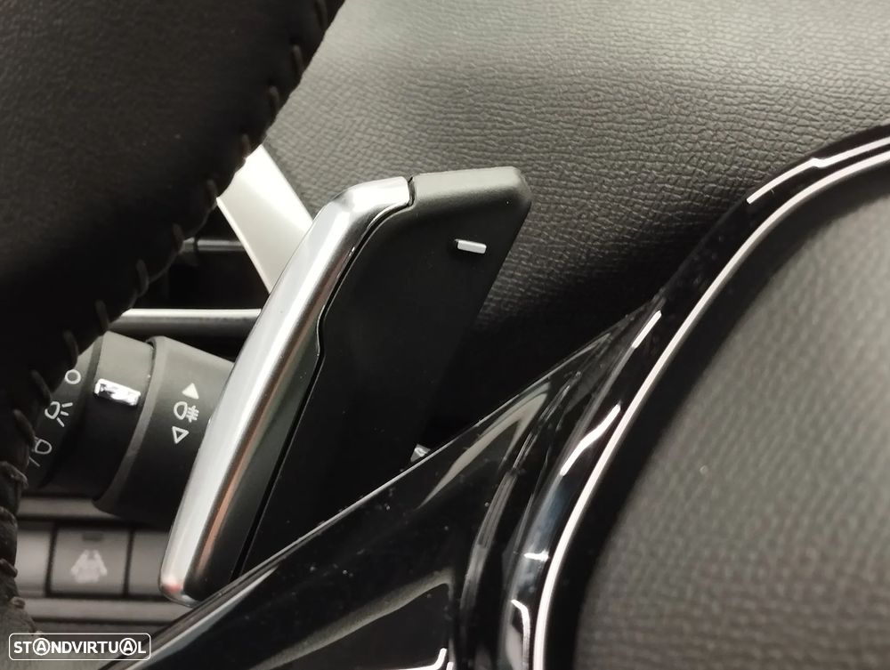 Peugeot 5008 1.2 PureTech Allure EAT8 - 23