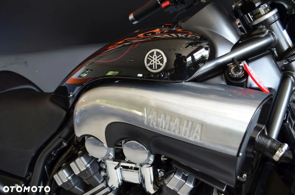 Yamaha V-MAX - 12