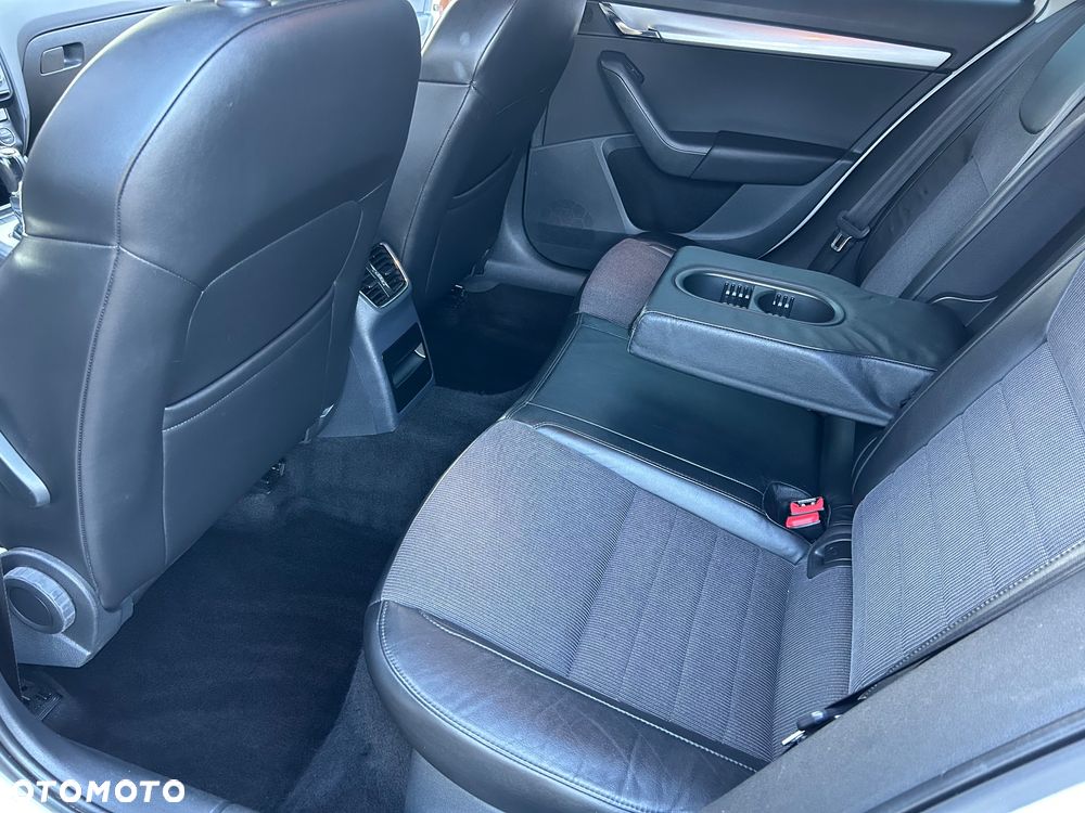 Skoda Octavia 1.6 TDI DPF DSG Elegance - 26