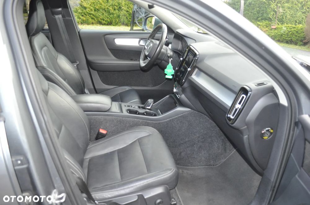 Volvo XC 40 D4 SCR AWD R-Design - 10