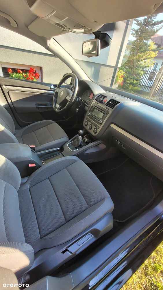 Volkswagen Golf - 6