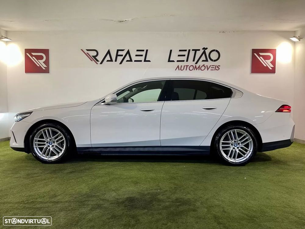 BMW i5 eDrive40 - 11