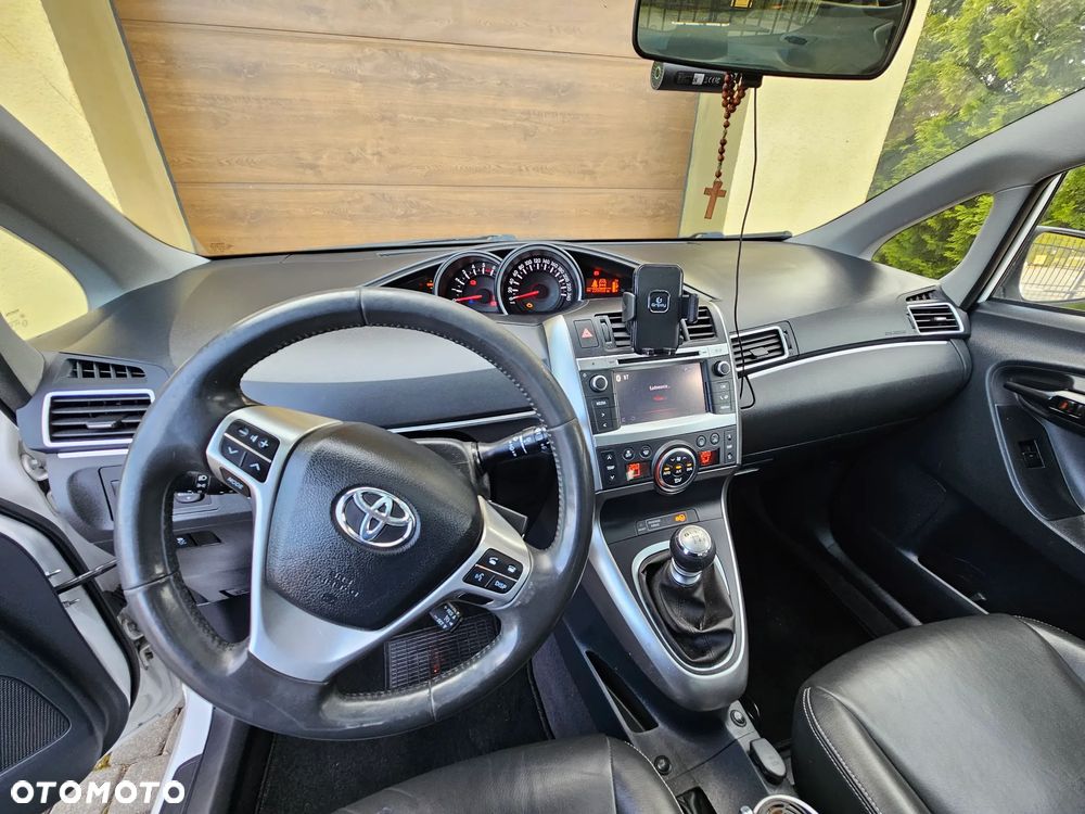 Toyota Verso 2.0 D-4D 5-Sitzer - 14