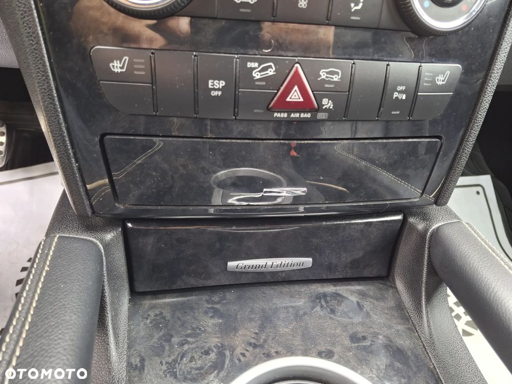 Mercedes-Benz ML - 23
