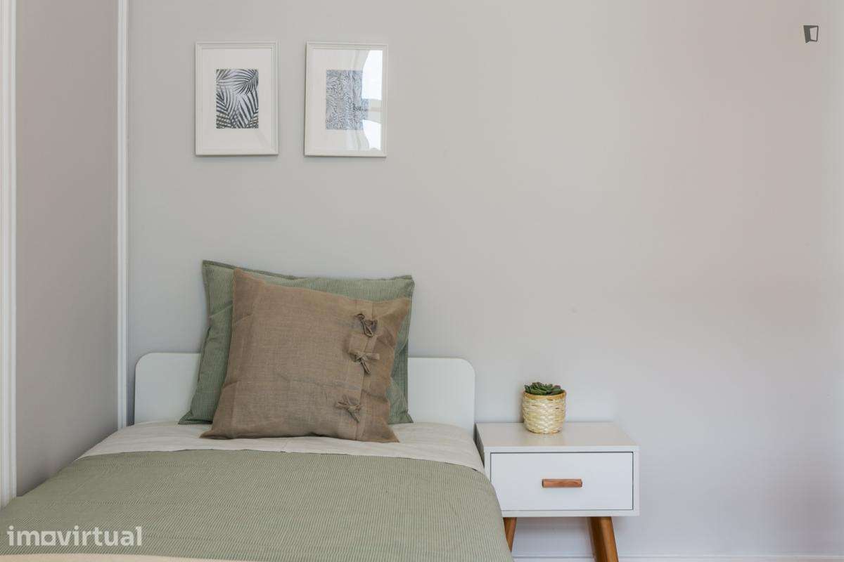 Quarto - localizado em Picoas Lisbon - Grande imagem: 5/23