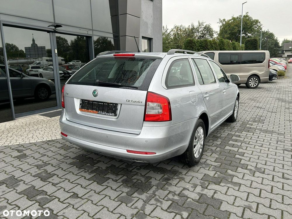 Skoda Octavia 1.6 TDI DPF Ambition - 5