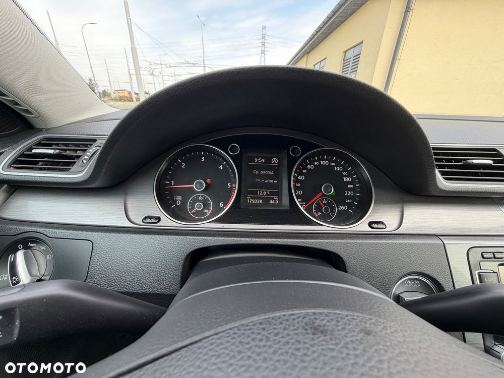 Volkswagen Passat 2.0 TDI Comfortline R-Style DSG - 12