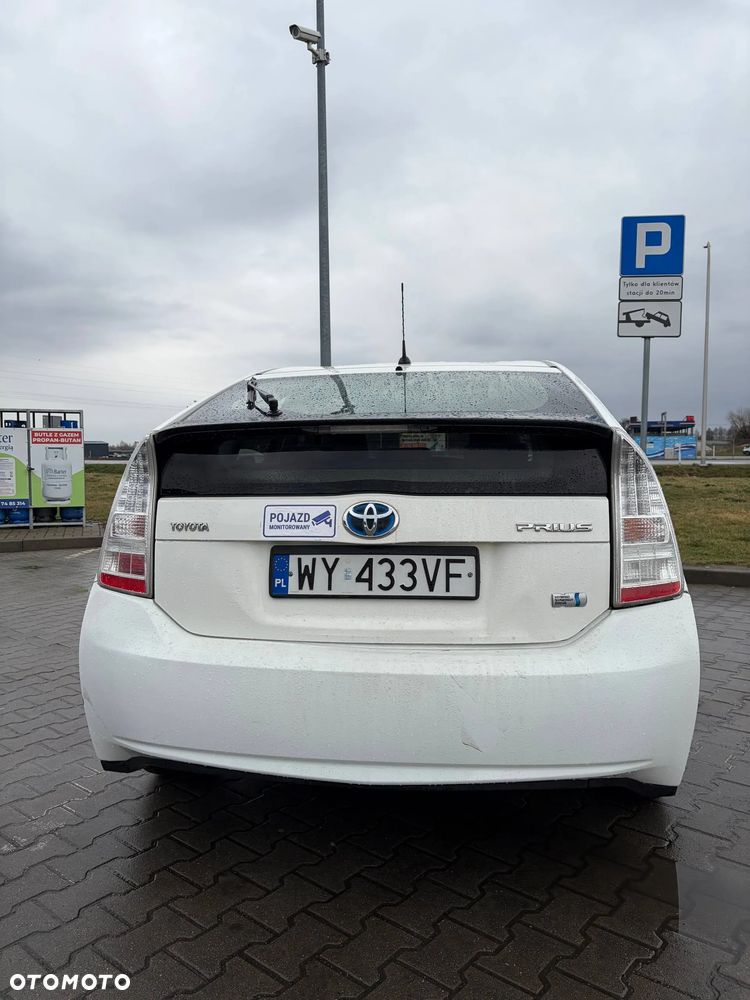 Toyota Prius 1.8 HSD Sol - 17