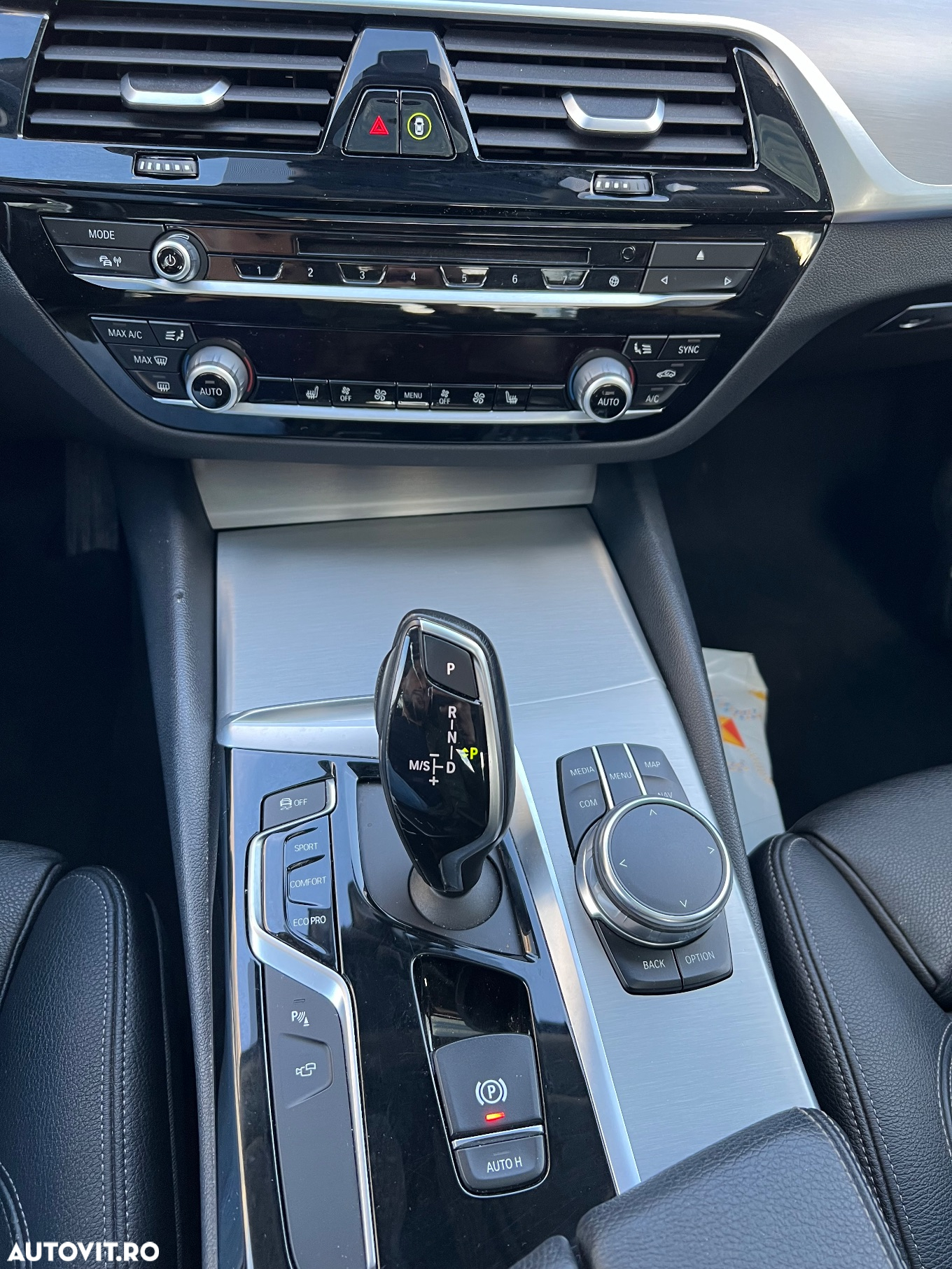 BMW Seria 5 530d xDrive AT - 9