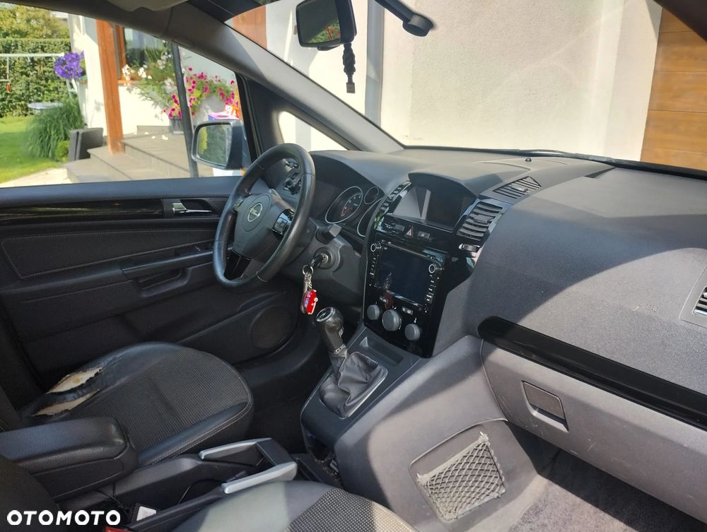 Opel Zafira 1.8 Cosmo - 13