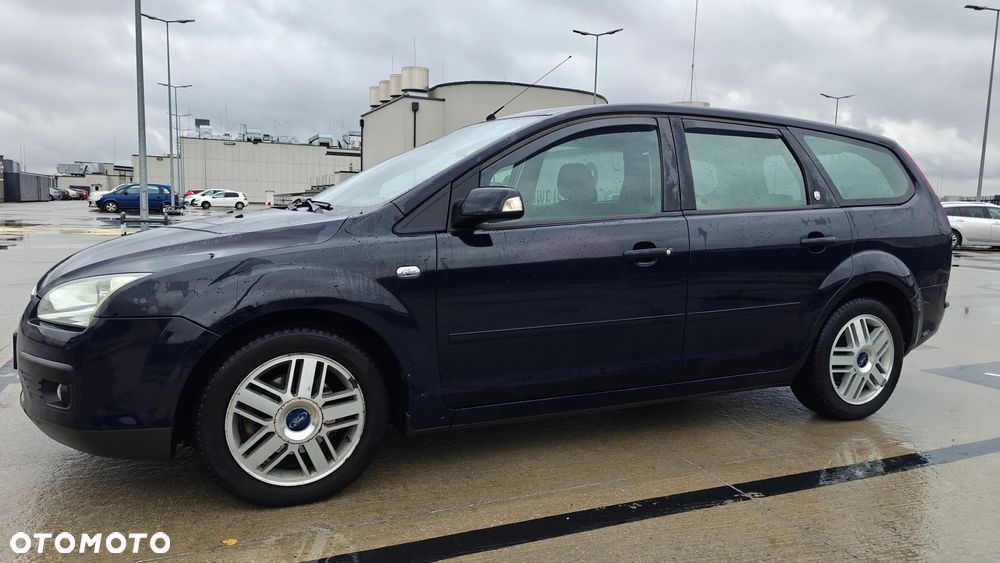 Ford Focus 1.6 Ghia - 2