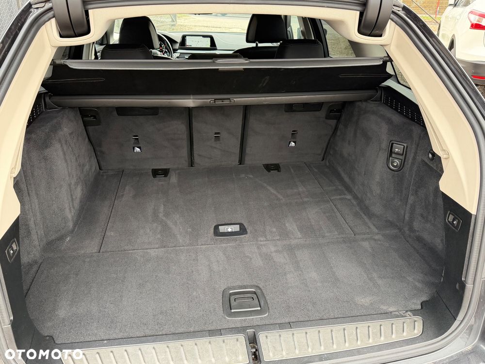 BMW Seria 5 520d M Sport Edition - 34