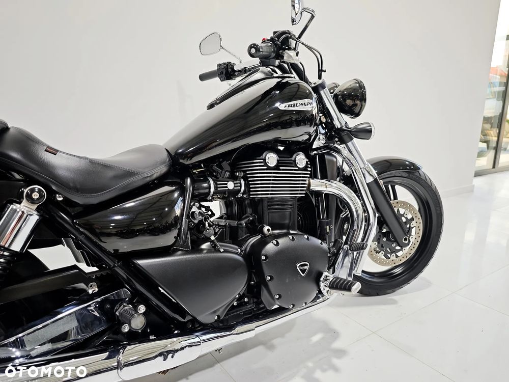 Triumph Thunderbird - 14
