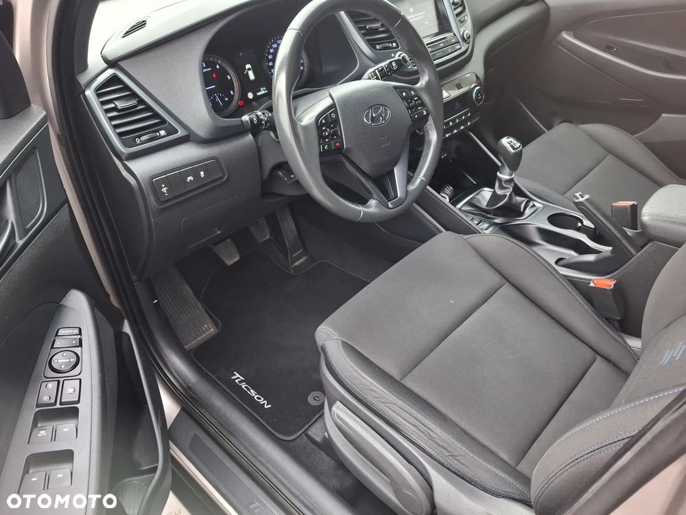 Hyundai Tucson blue 1.7 CRDi 2WD Passion - 29