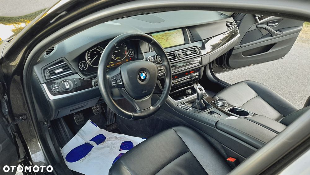 BMW Seria 5 520d Touring - 11