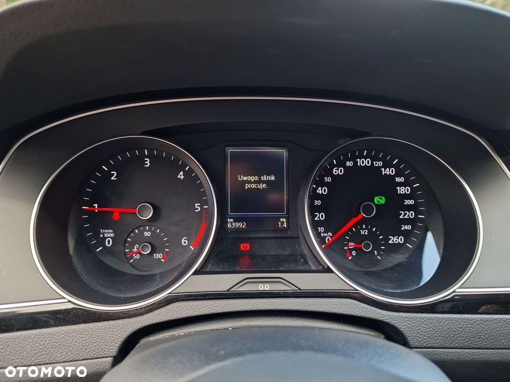 Volkswagen Passat - 17