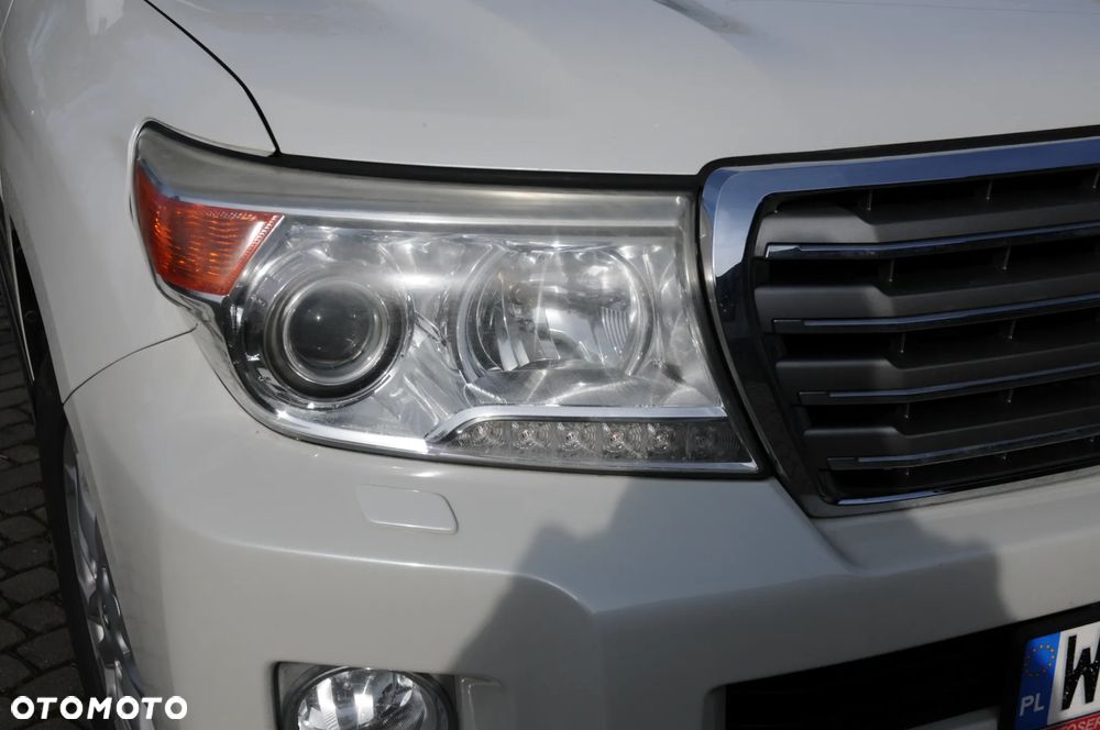 Toyota Land Cruiser - 10