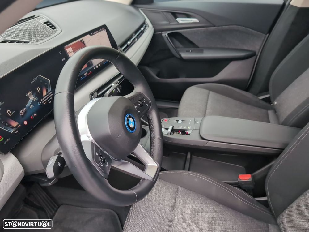 BMW iX1 eDrive20 - 11