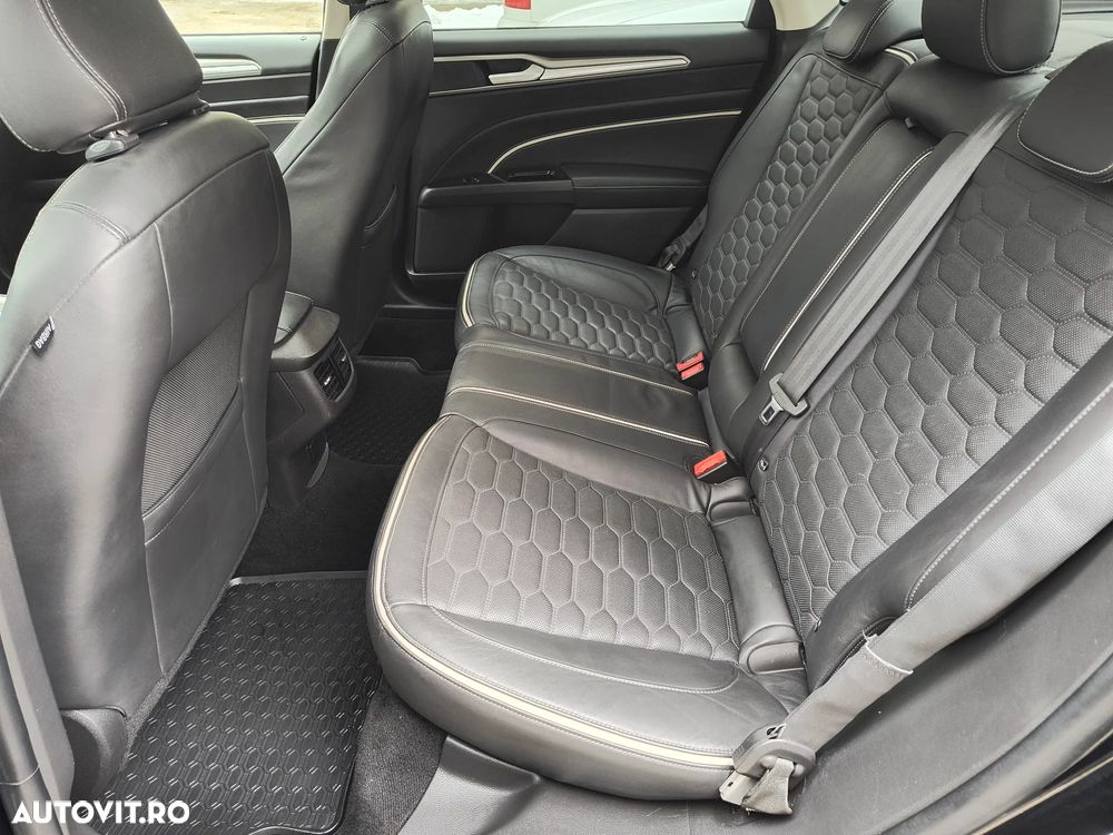 Ford Mondeo 2.0 EcoBoost Titanium - 23