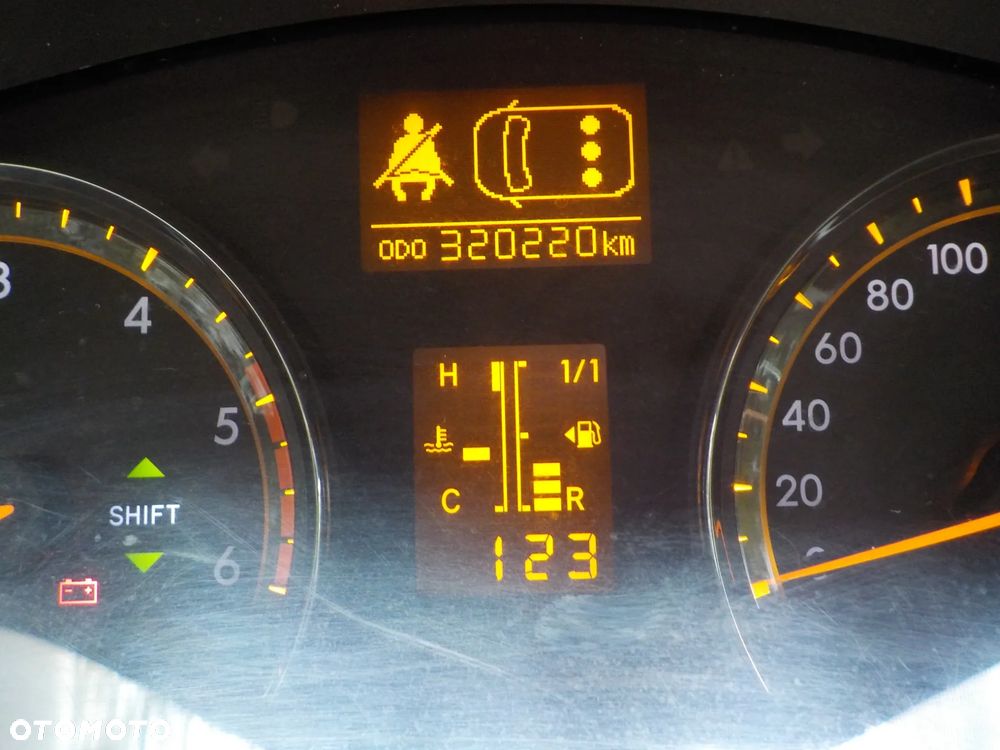 Toyota Avensis 2.0 D-4D Platinium - 12