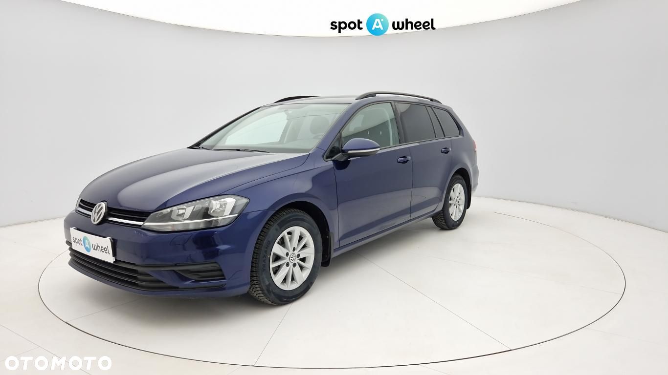 Volkswagen Golf - 1