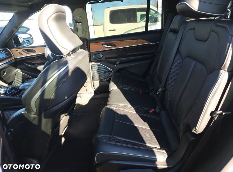 Jeep Grand Cherokee 5.7 V8 HEMI Summit - 11