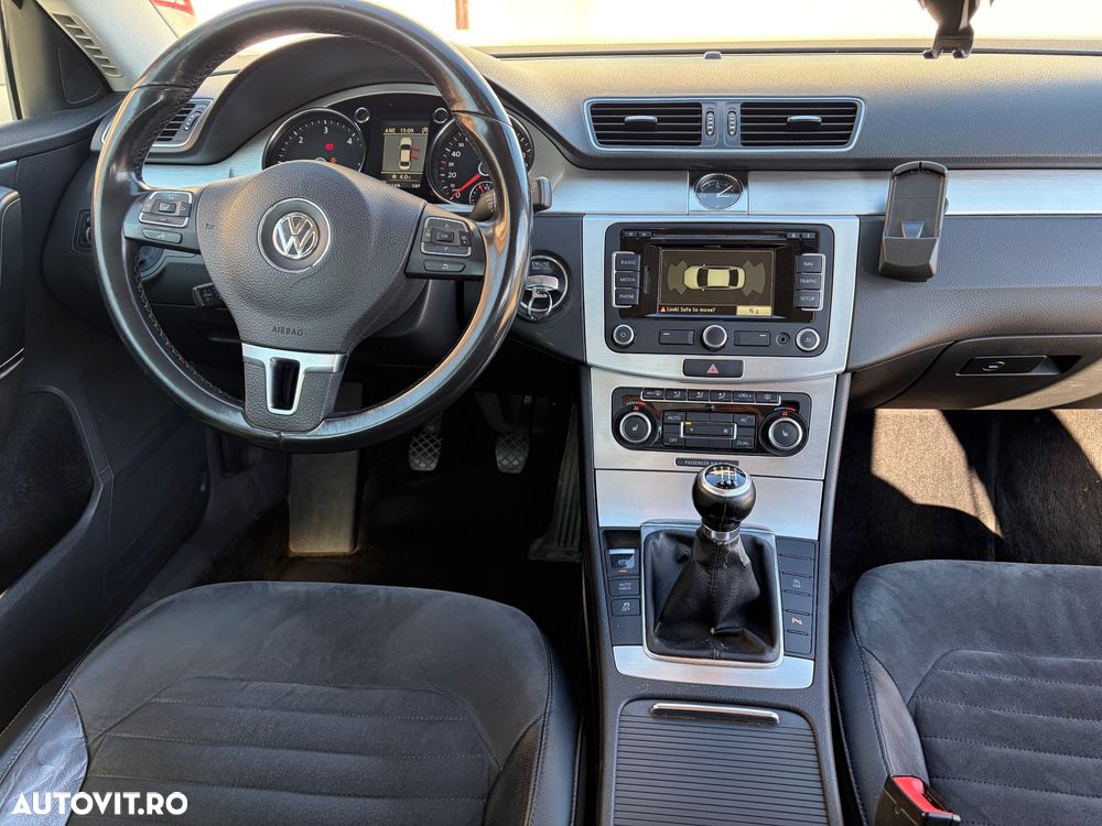 Volkswagen Passat 2.0 TDI BlueMotion Technology Comfortline - 14