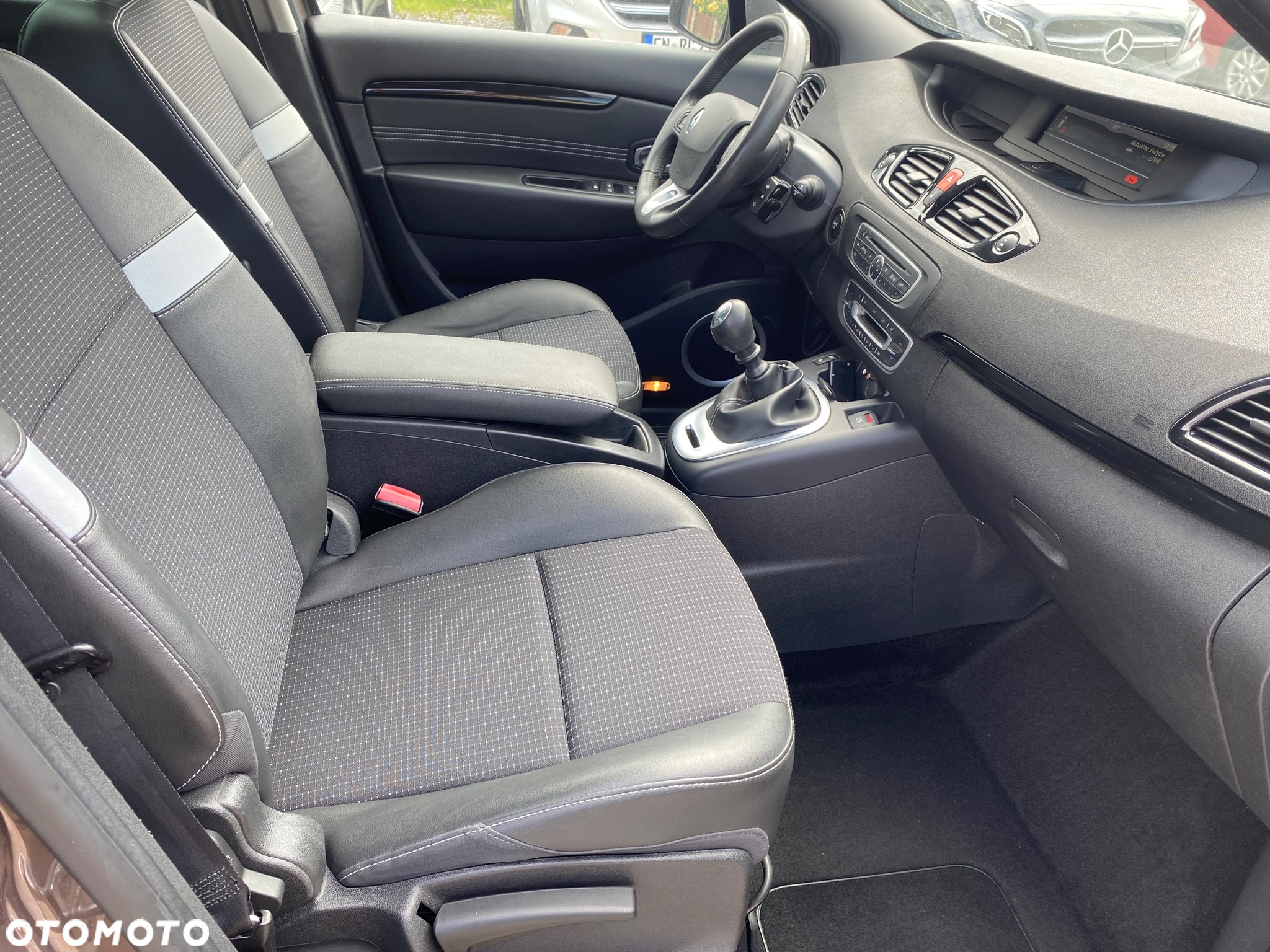 Renault Scenic 1.6 16V 110 TomTom Edition - 22