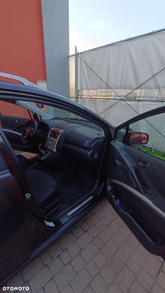 Toyota Corolla Verso - 11