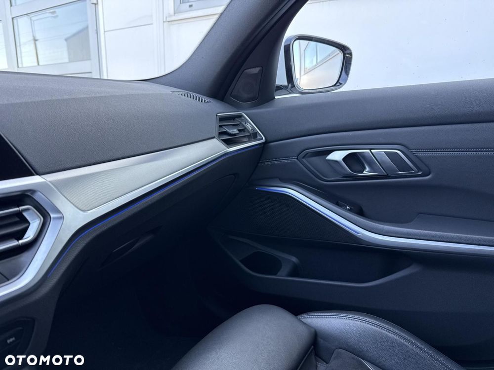 BMW Seria 3 - 21