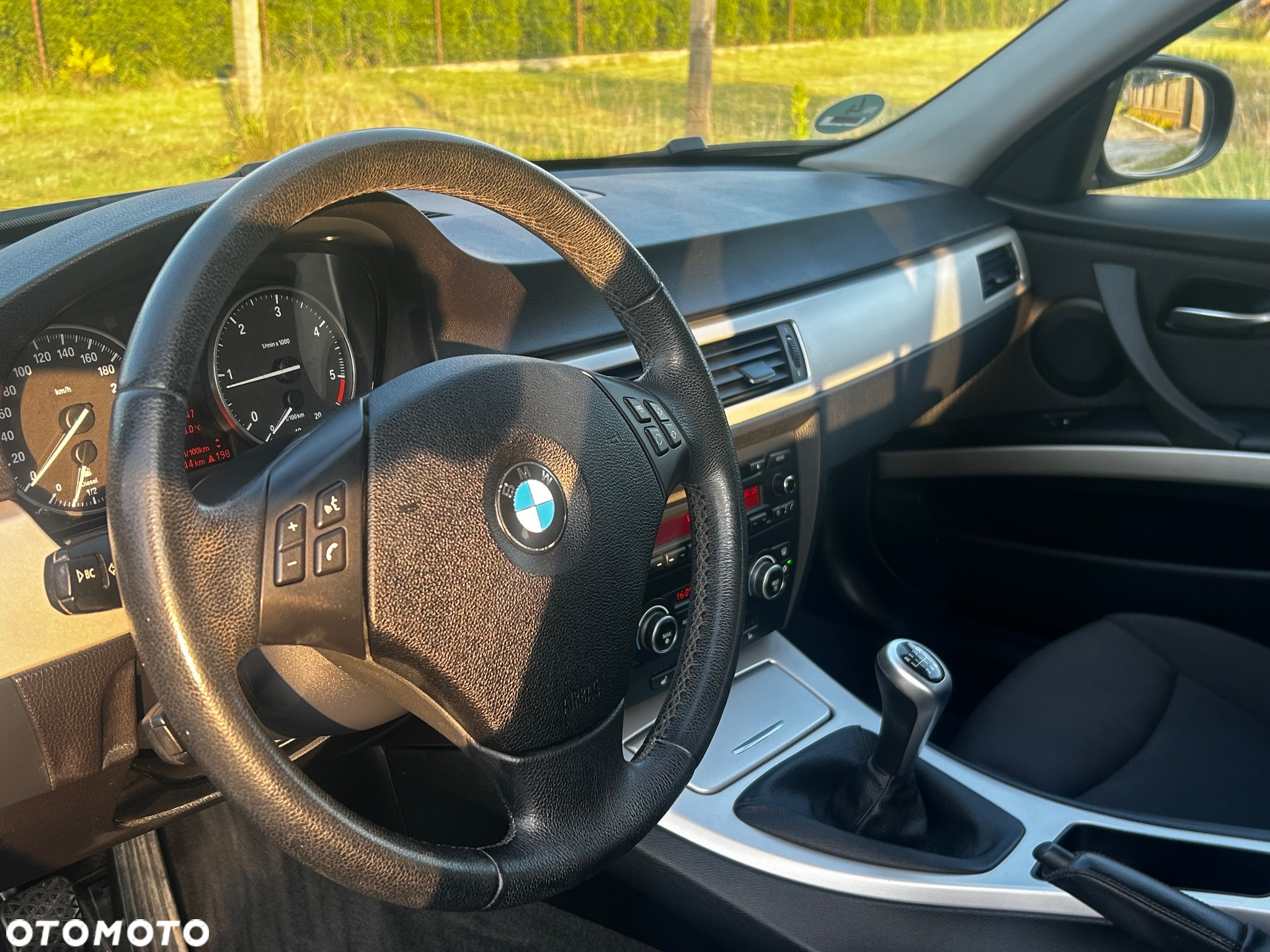 BMW Seria 3 318d Touring Luxury Line - 14