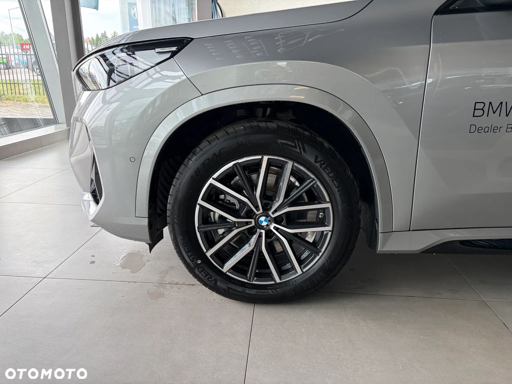 BMW X1 sDrive20i mHEV - 12