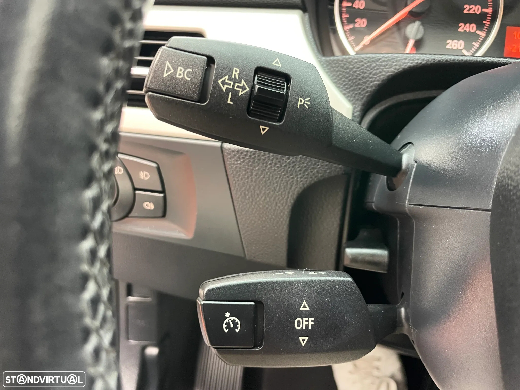 BMW 320 d Touring xDrive Navigation Auto - 23