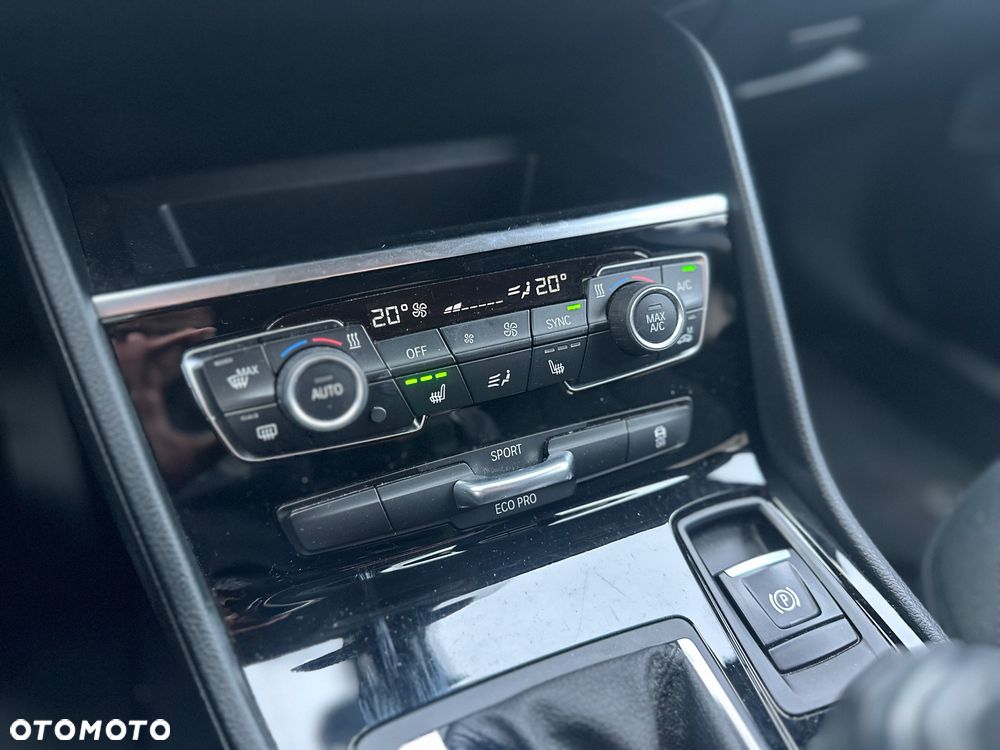 BMW Seria 2 218i - 14