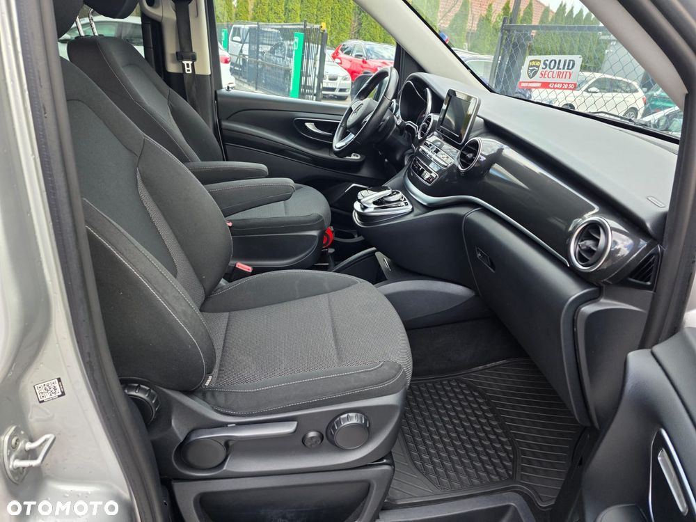 Mercedes-Benz Klasa V - 19