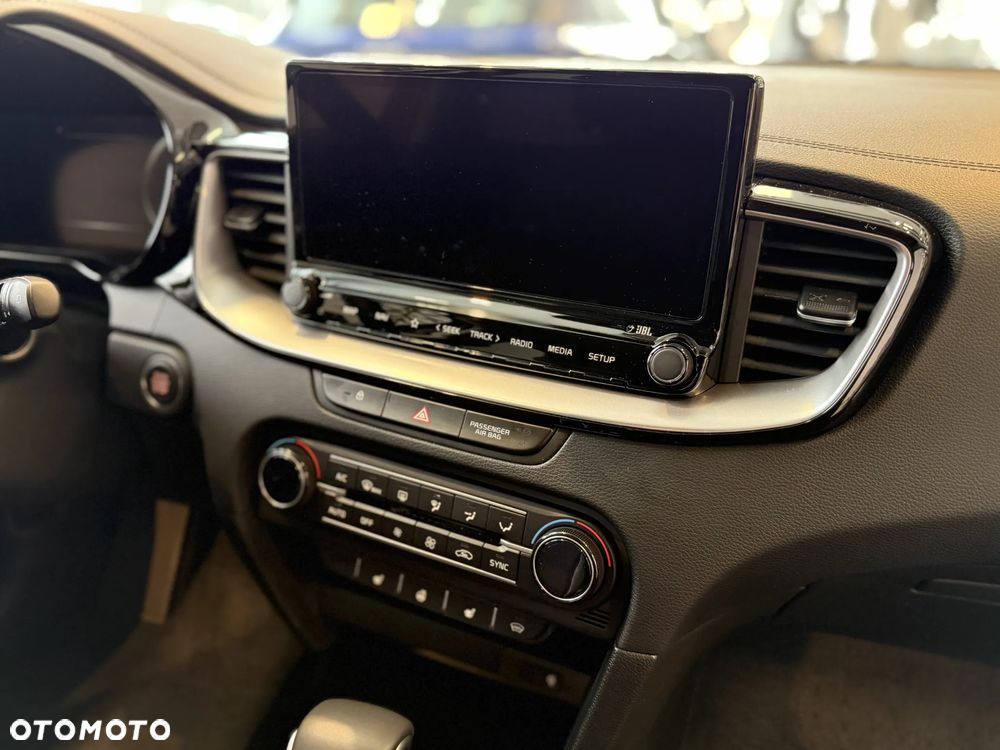 Kia XCeed 1.6 T-GDI Business Line DCT - 16