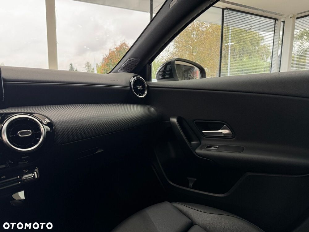 Mercedes-Benz Klasa A 180 Style 7G-DCT - 25