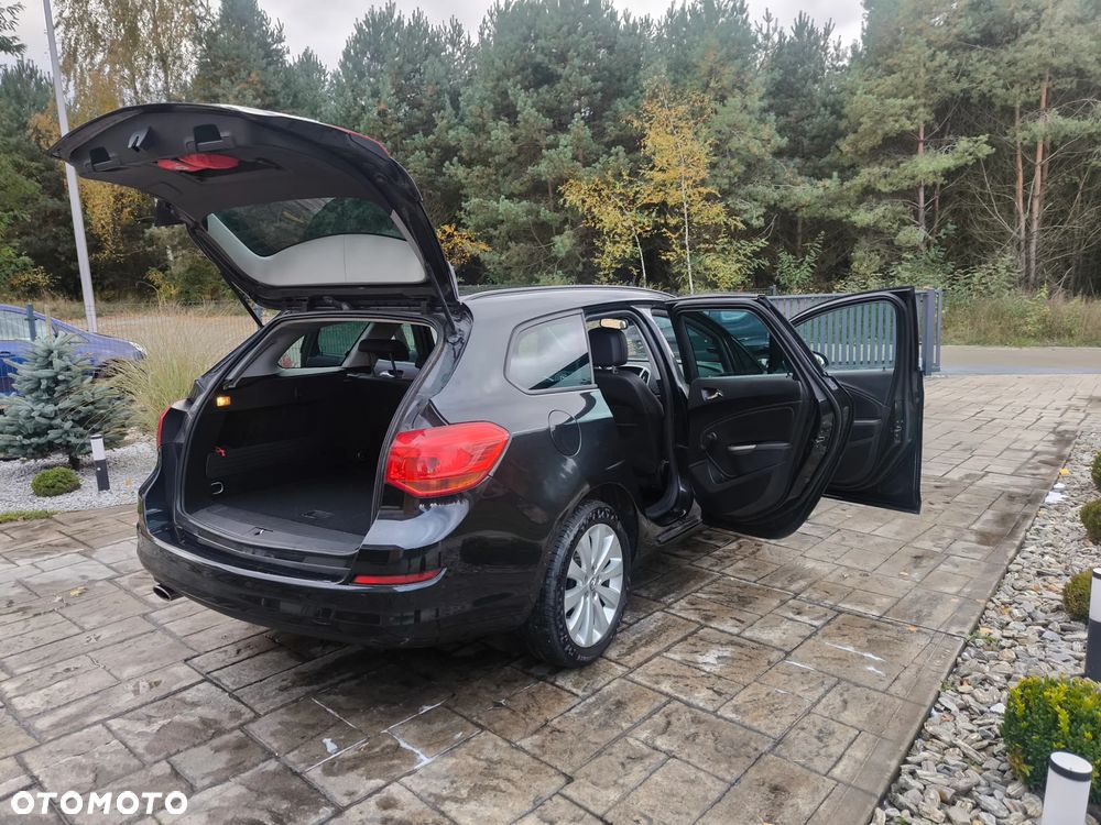 Opel Astra 1.4 Turbo 150 Jahre - 12