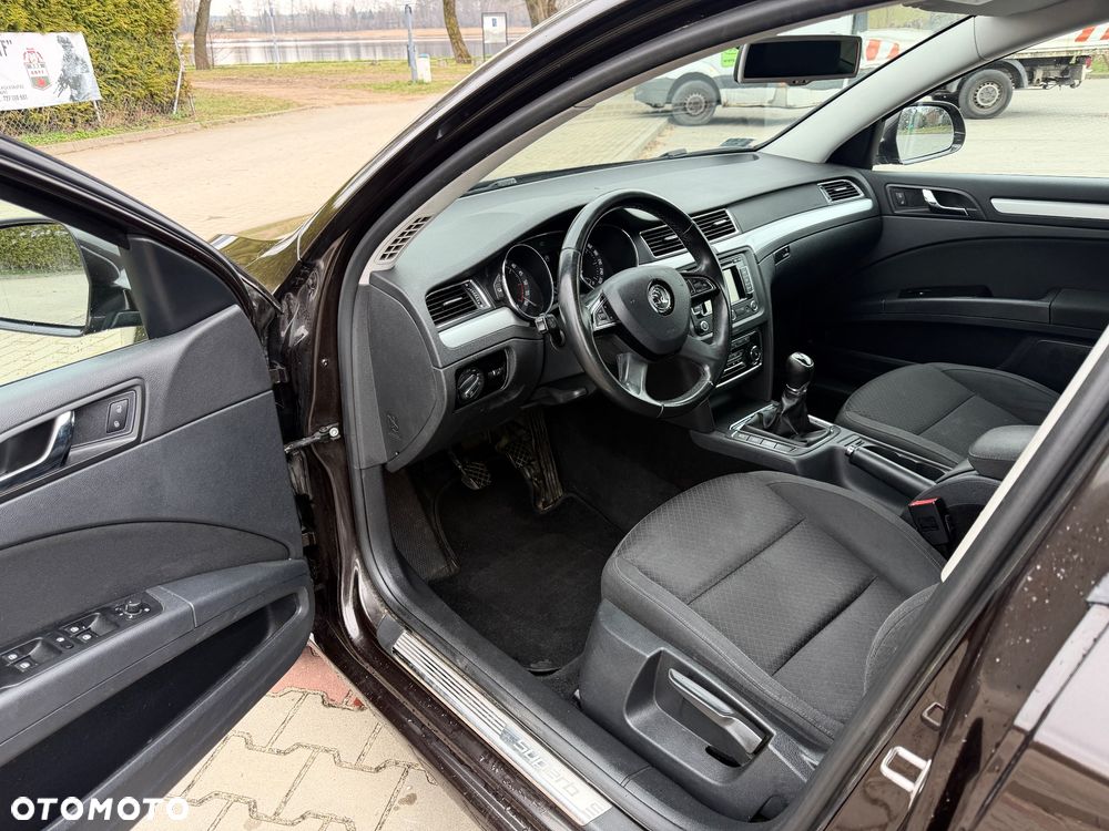 Skoda Superb 2.0 TDI Ambition - 15