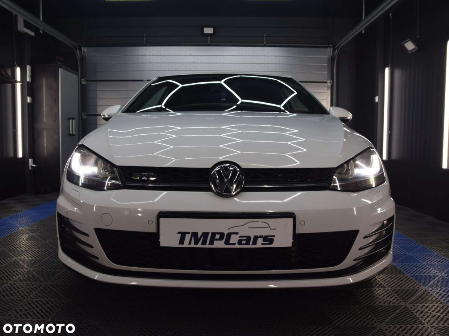 Volkswagen Golf - 9