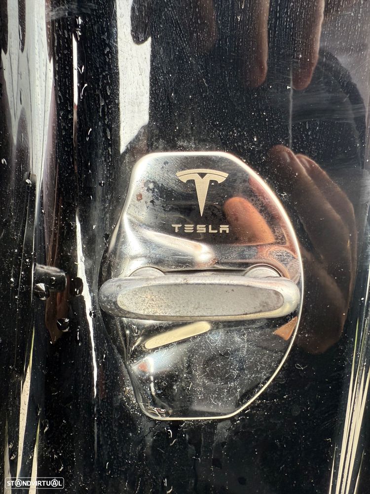 Tesla Model Y Performance Tração Integral - 12