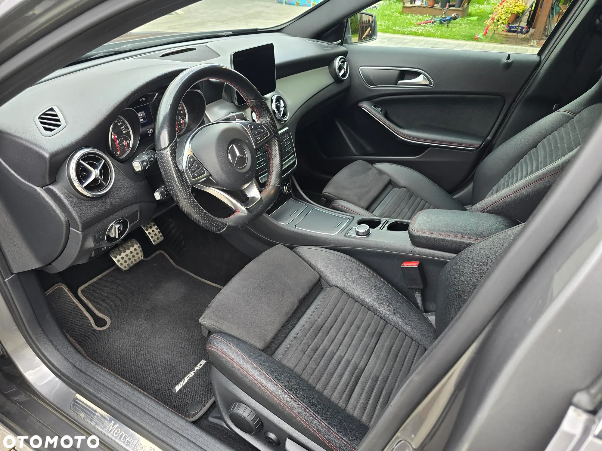 Mercedes-Benz GLA 220 d 4Matic 7G-DCT AMG Line - 11