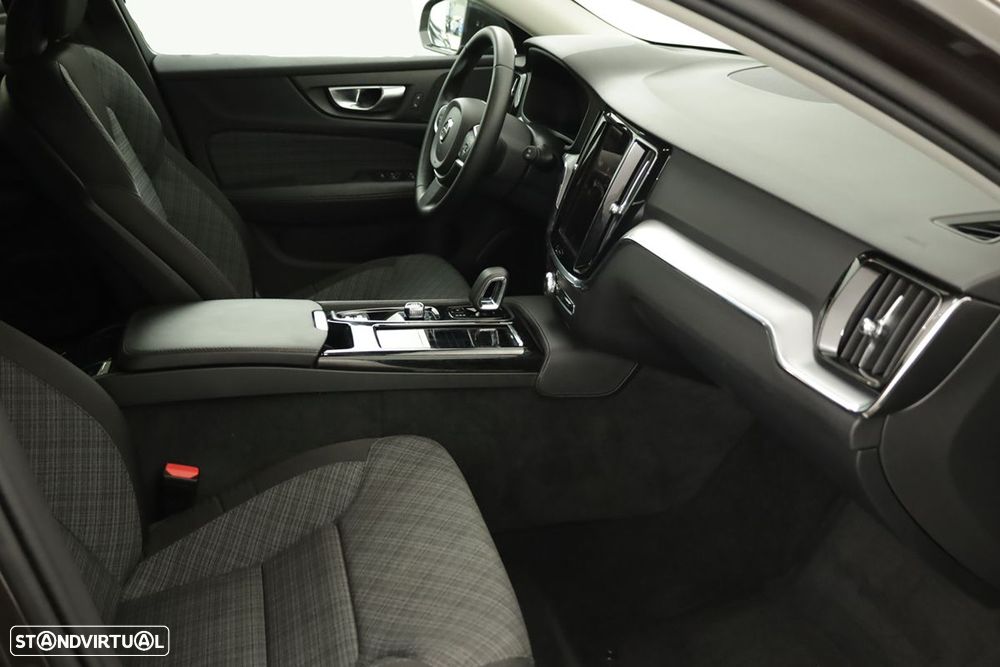 Volvo V60 2.0 T6 AWD TE Essential - 23