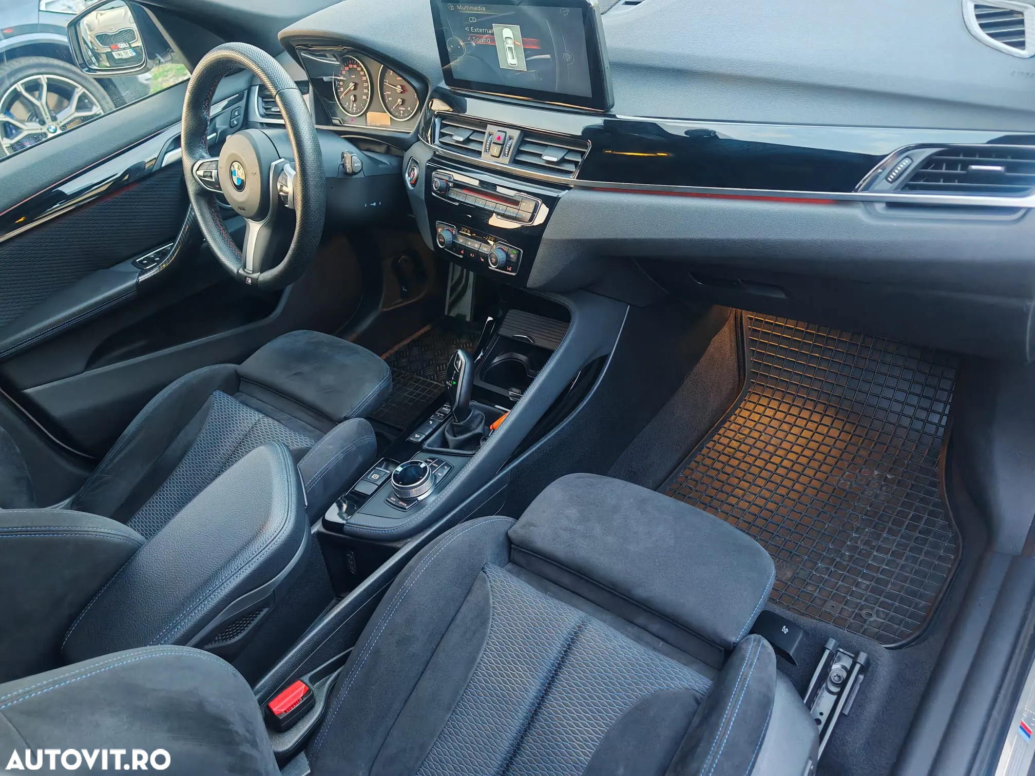 BMW X1 xDrive20i AT M Sport - 6