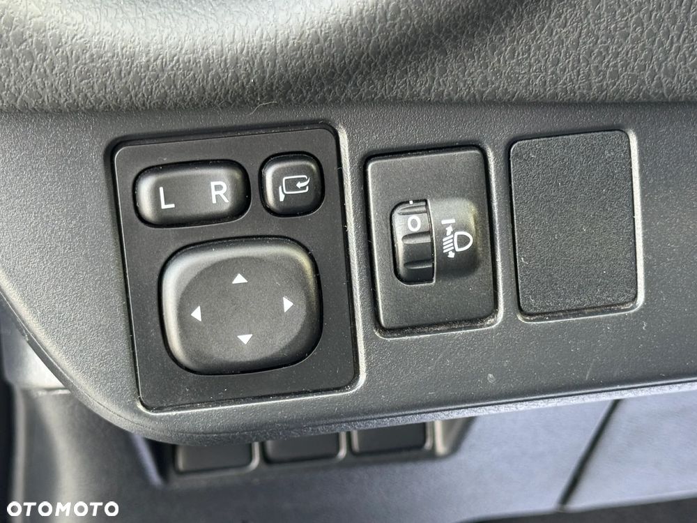 Toyota Yaris - 18