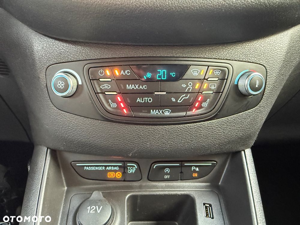 Ford Tourneo Courier 1.5 TDCi S&S Titanium - 28