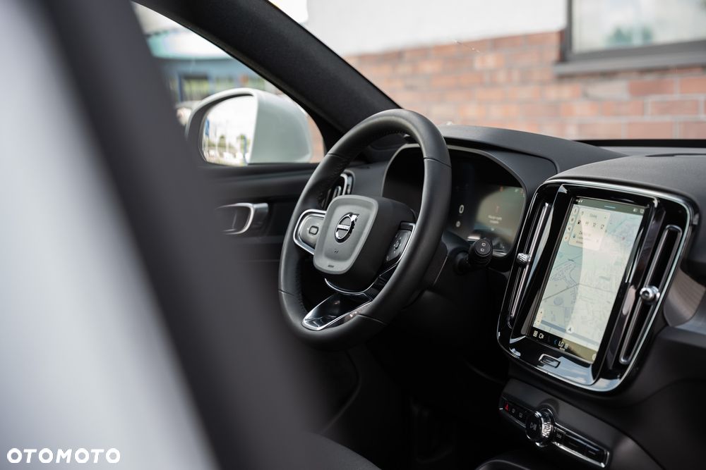 Volvo XC 40 B3 B DKG Plus Bright - 27