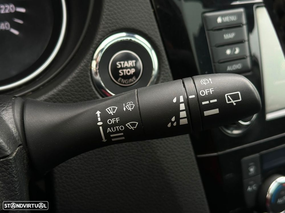 Nissan Qashqai 1.5 dCi N-Connecta J18 - 18