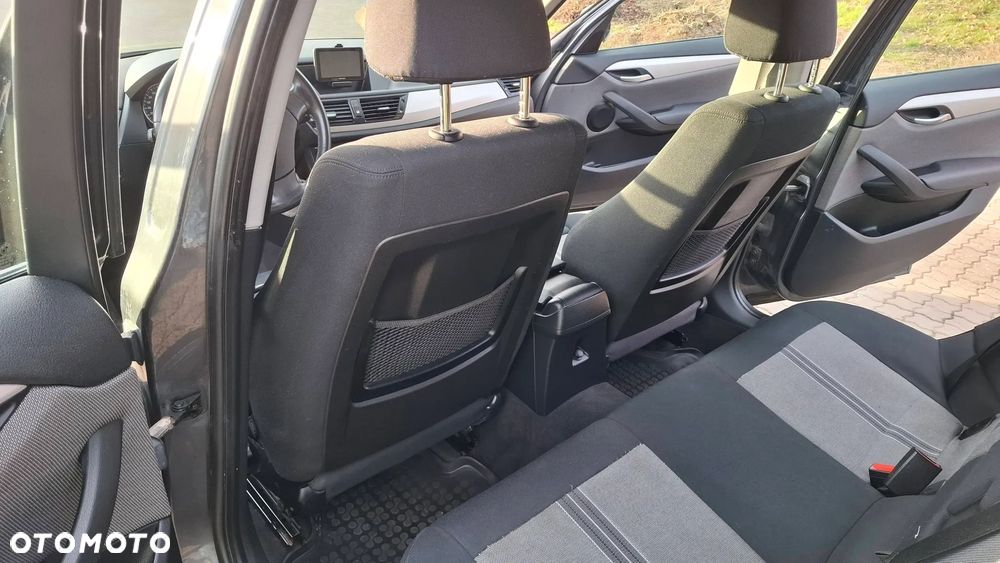 BMW X1 xDrive18d - 10