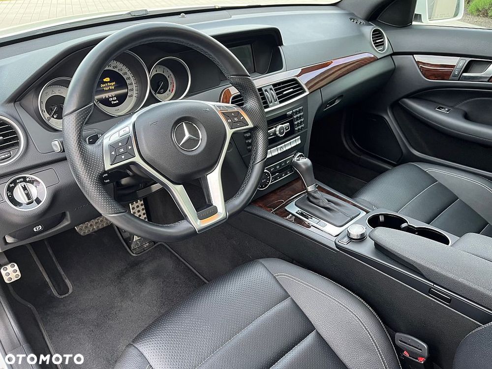 Mercedes-Benz Klasa C 250 CGI BlueEff Sport - 10